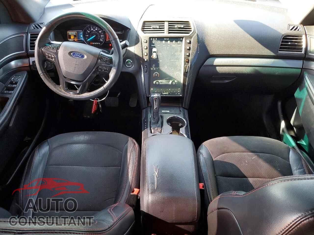 FORD EXPLORER 2018 - 1FM5K7D82JGB41472