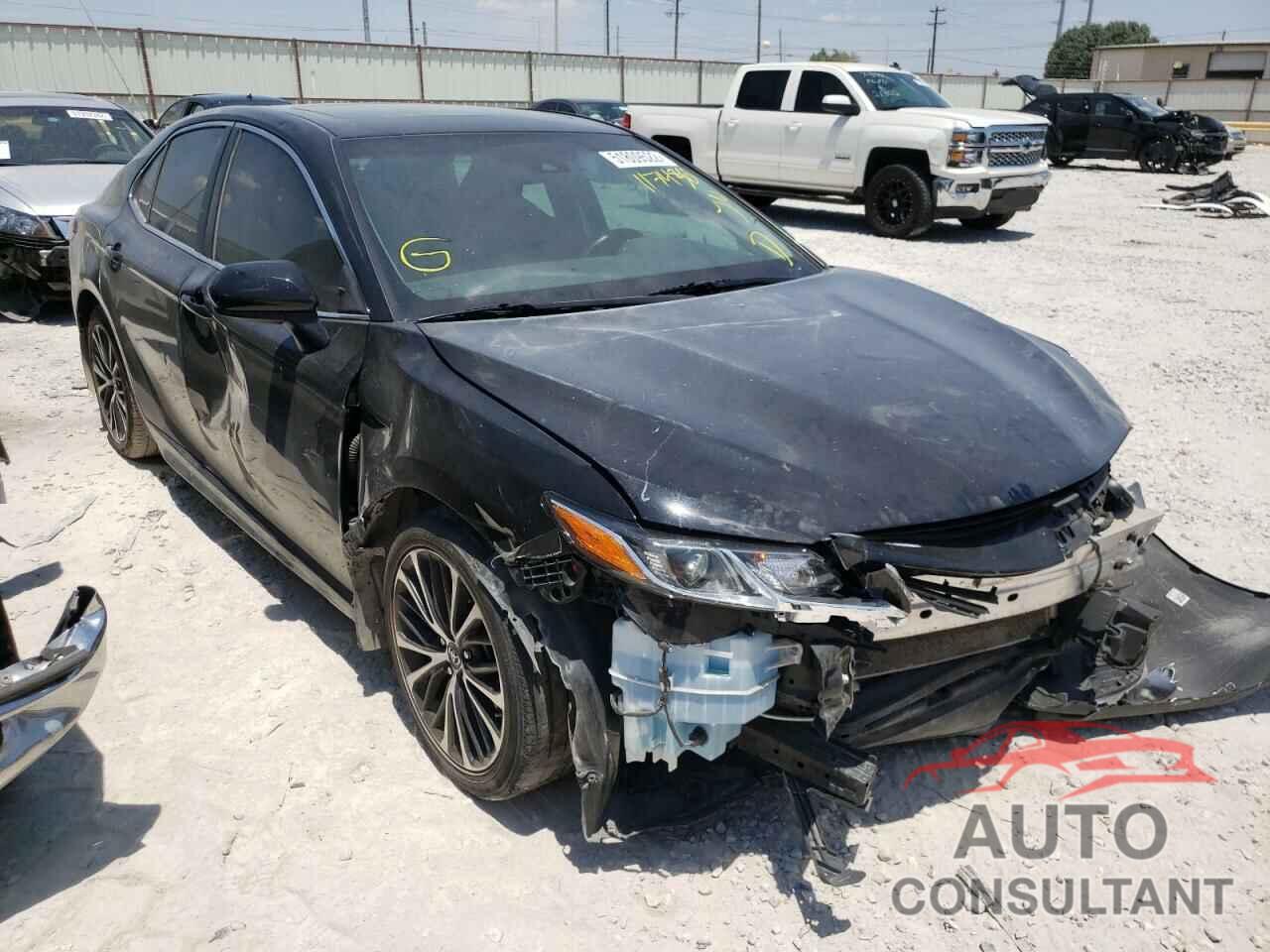TOYOTA CAMRY 2018 - 4T1B11HK0JU117438
