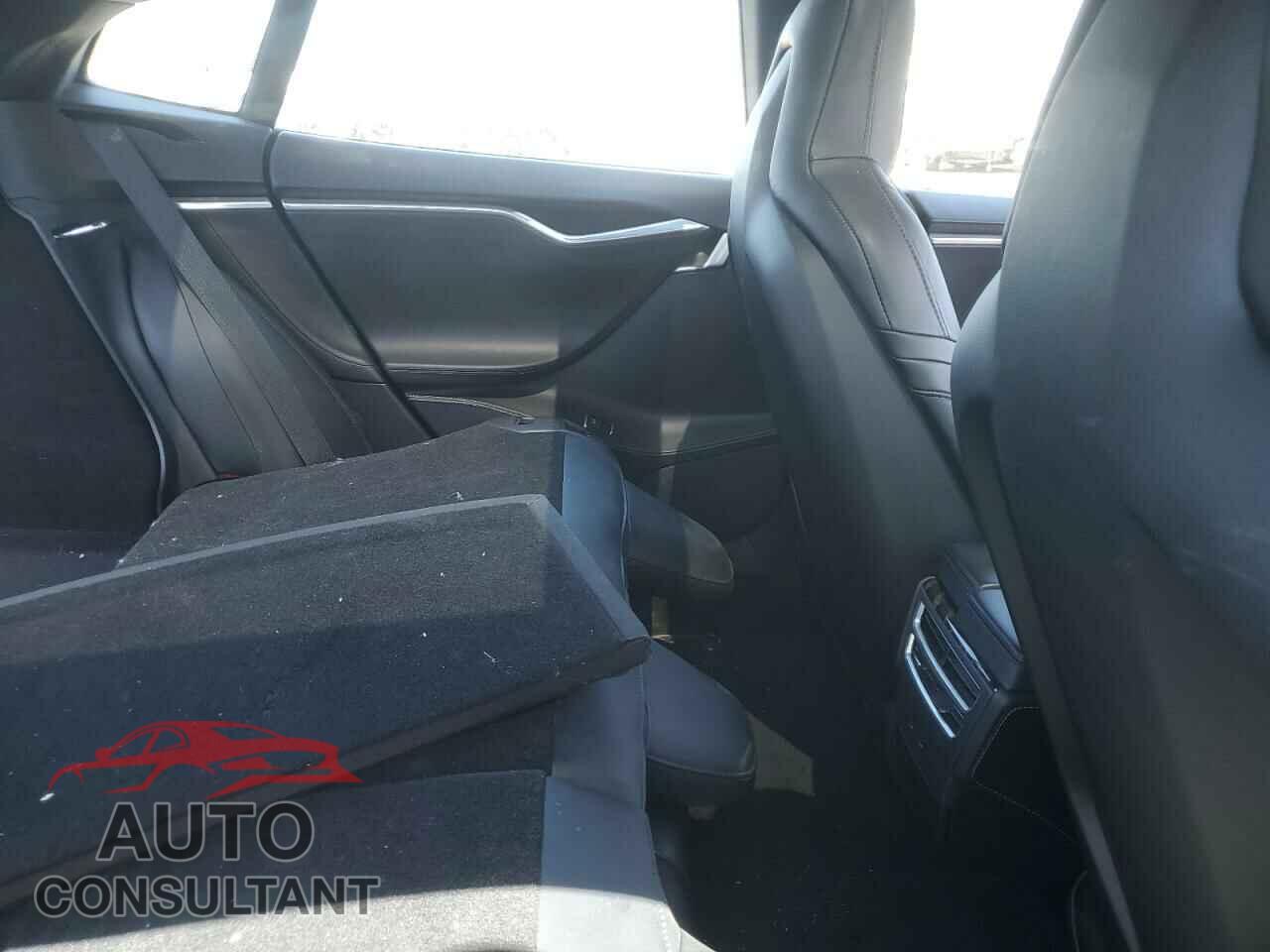 TESLA MODEL S 2016 - 5YJSA1E2XGF158184