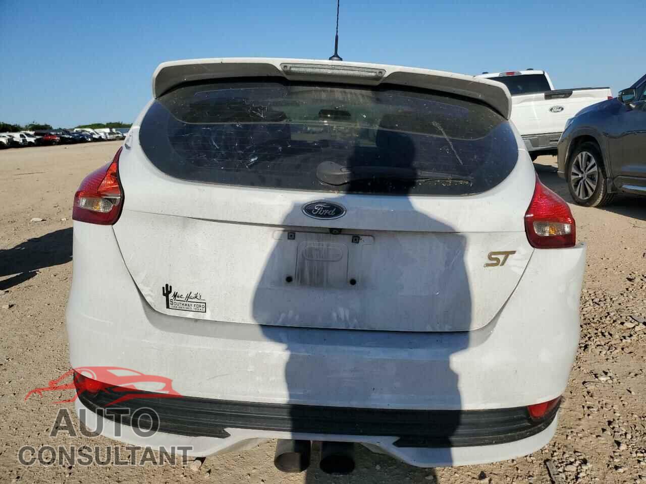FORD FOCUS 2017 - 1FADP3L93HL332670