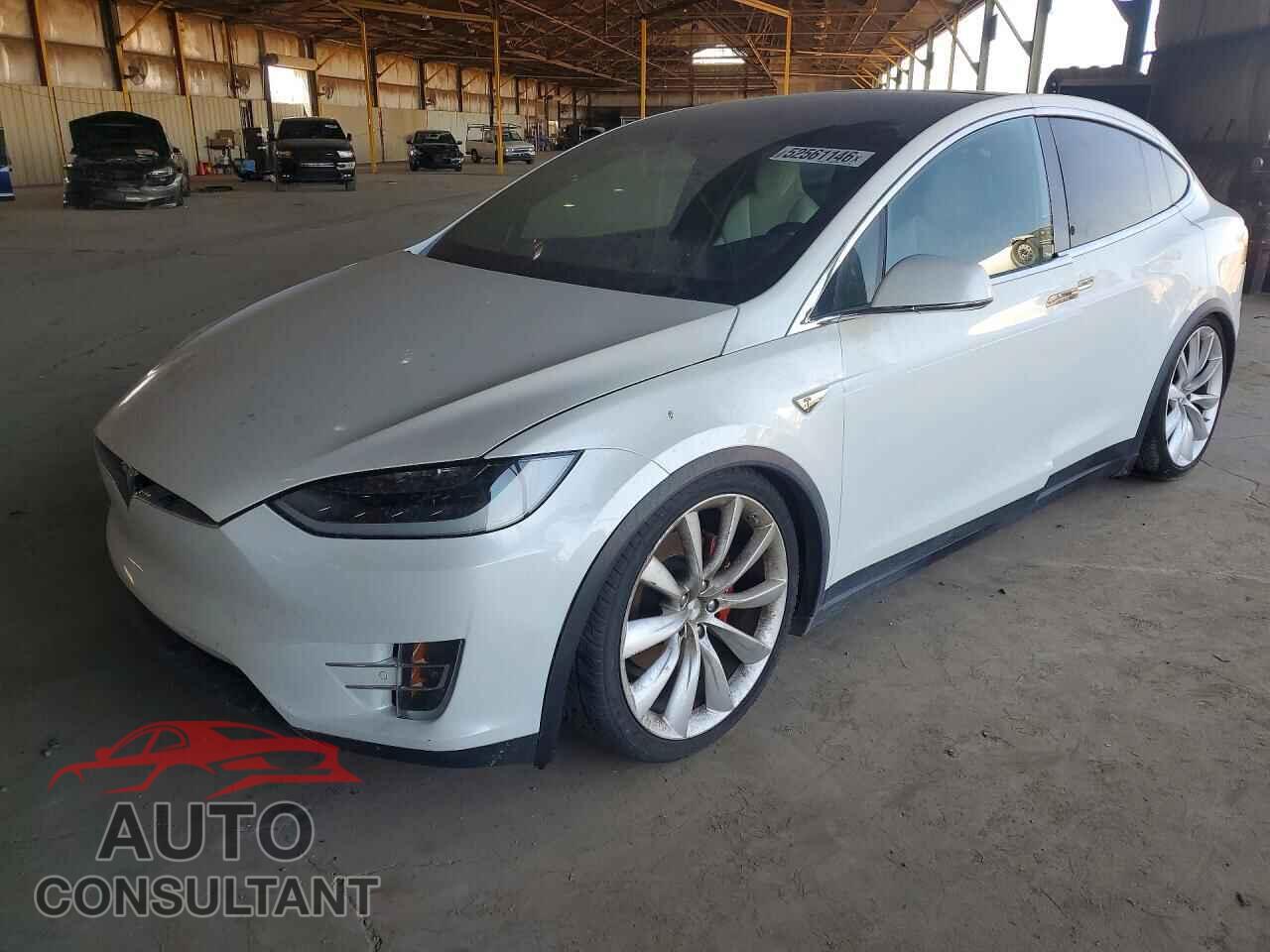 TESLA MODEL X 2016 - 5YJXCAE46GFF00055