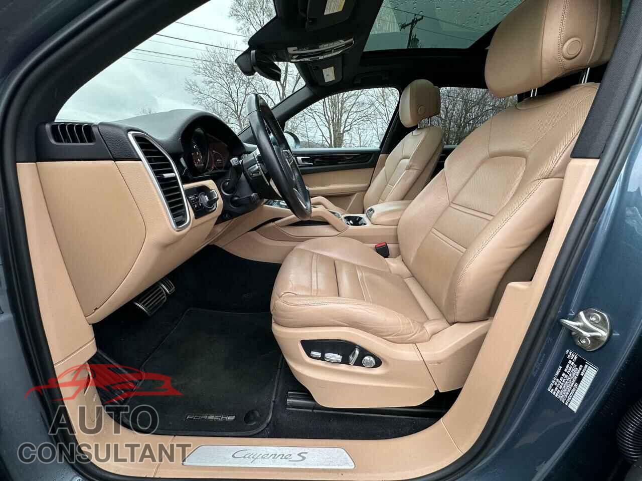 PORSCHE CAYENNE 2019 - WP1AB2AY2KDA61391