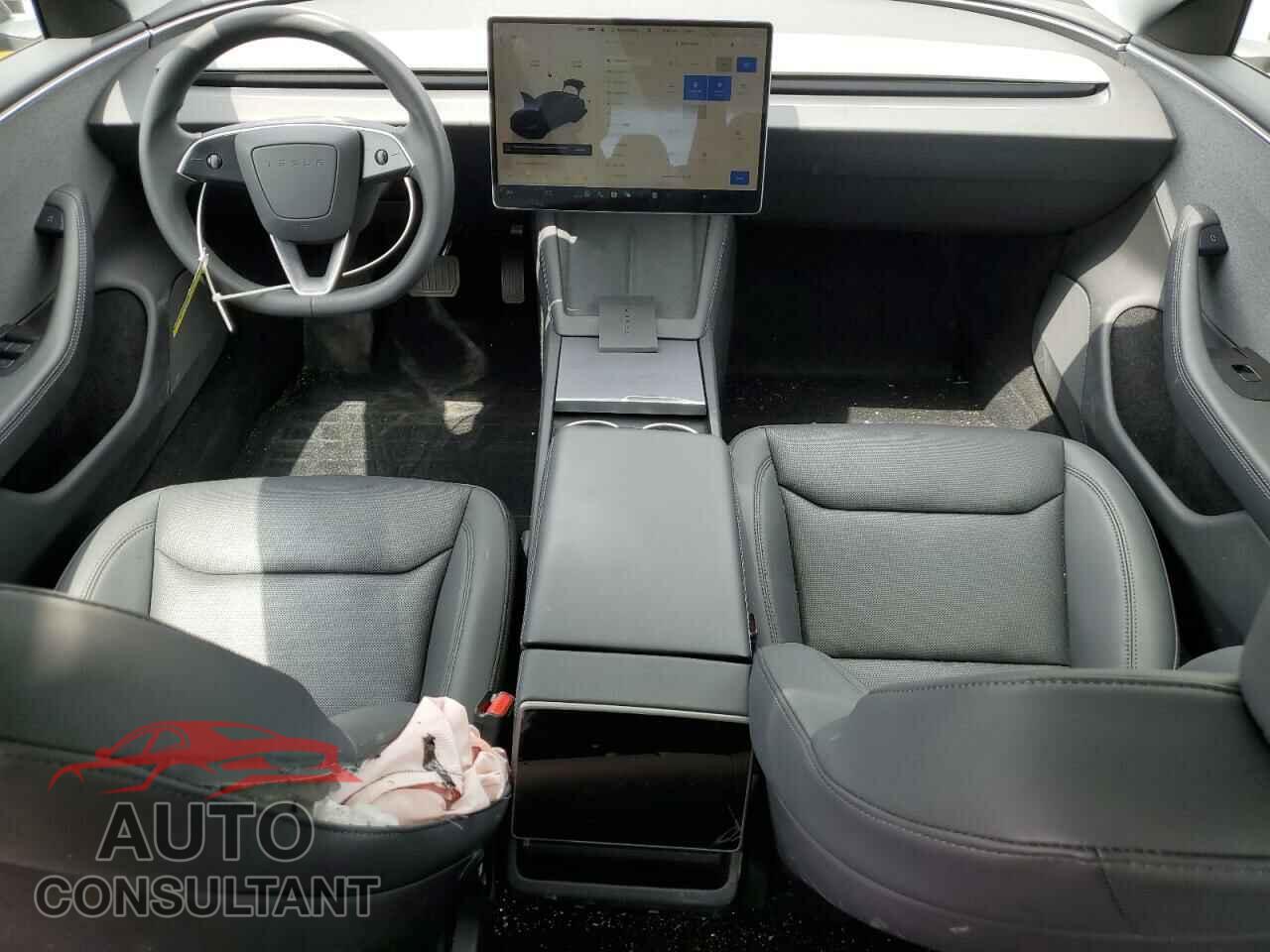 TESLA MODEL 3 2024 - 5YJ3E1EA6RF739698