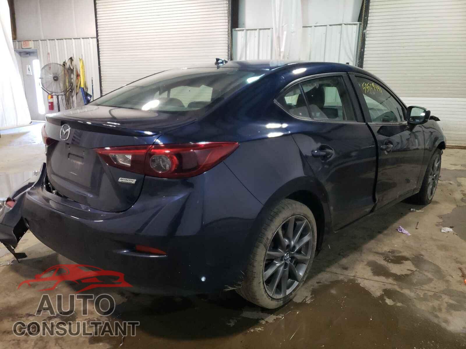 MAZDA 3 2018 - 3MZBN1W37JM173527