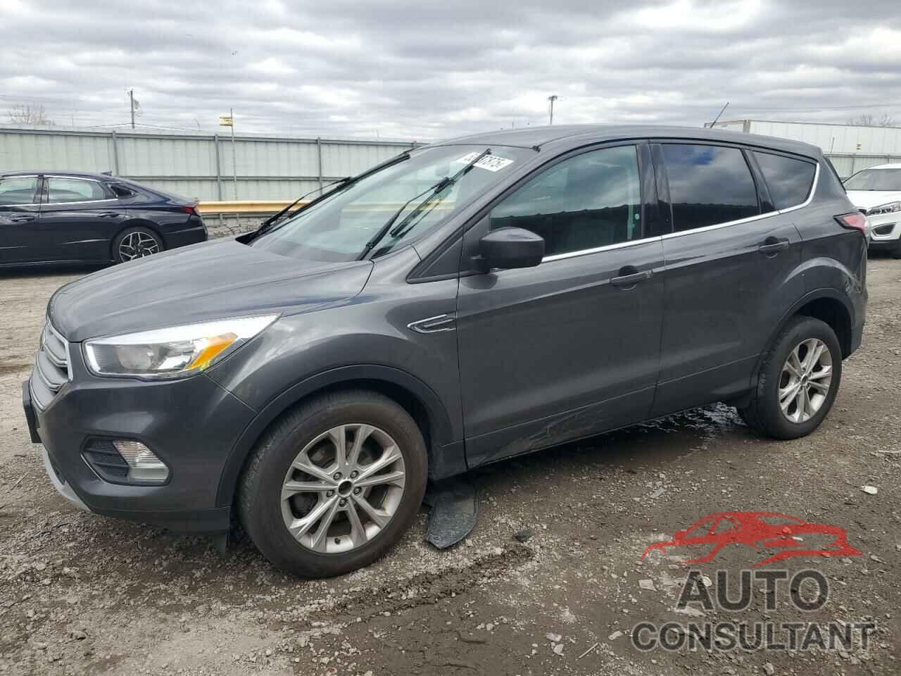 FORD ESCAPE 2017 - 1FMCU0GD7HUE02852