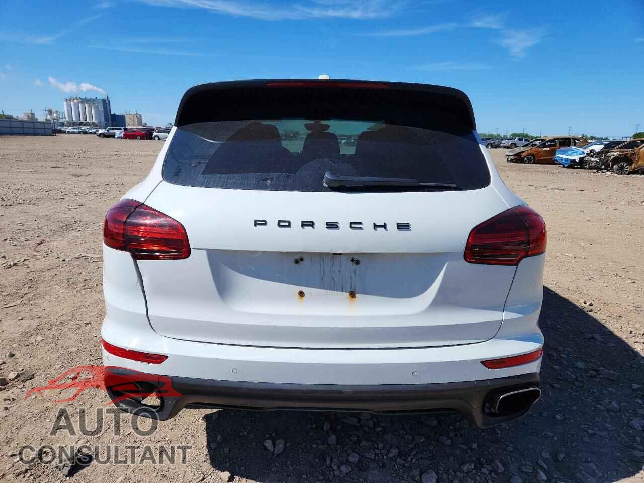 PORSCHE CAYENNE 2016 - WP1AA2A25GLA02315