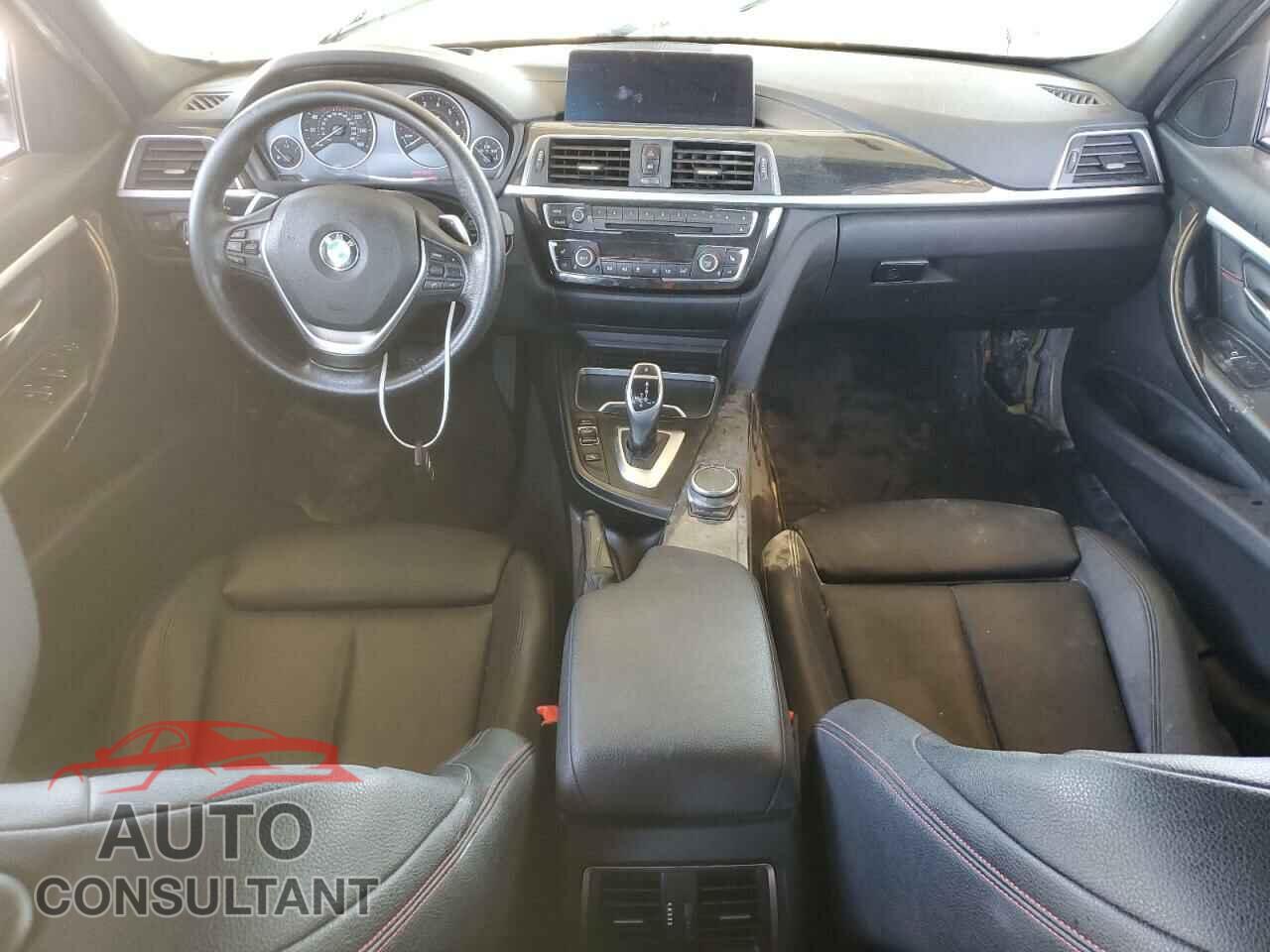 BMW 3 SERIES 2018 - WBA8B9C53JEE81987