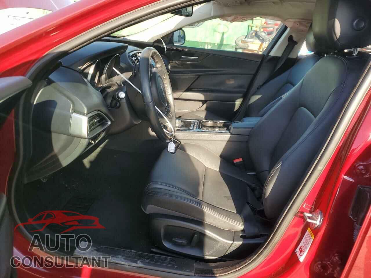JAGUAR XE 2017 - SAJAR4BG9HA972716