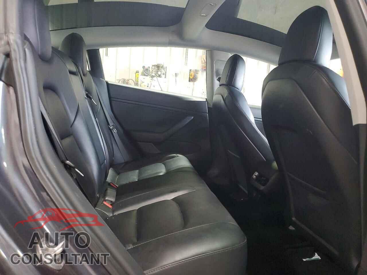TESLA MODEL 3 2021 - 5YJ3E1EB4MF858013