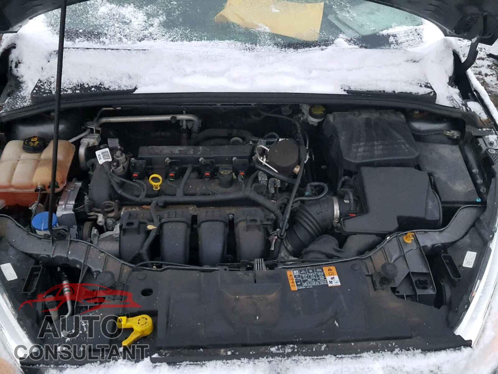FORD FOCUS SE 2015 - 1FADP3F28FL217526