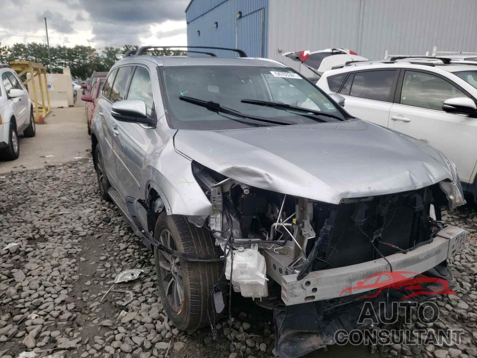 TOYOTA HIGHLANDER 2018 - 5TDJZRFH8JS806405