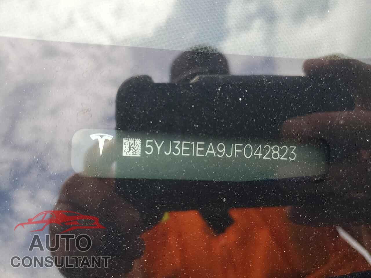 TESLA MODEL 3 2018 - 5YJ3E1EA9JF042823