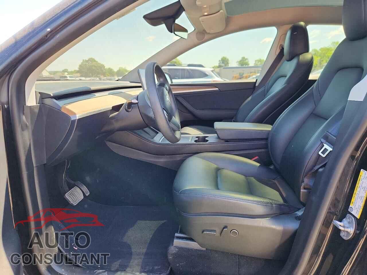 TESLA MODEL Y 2024 - 7SAYGDEE6RA227220