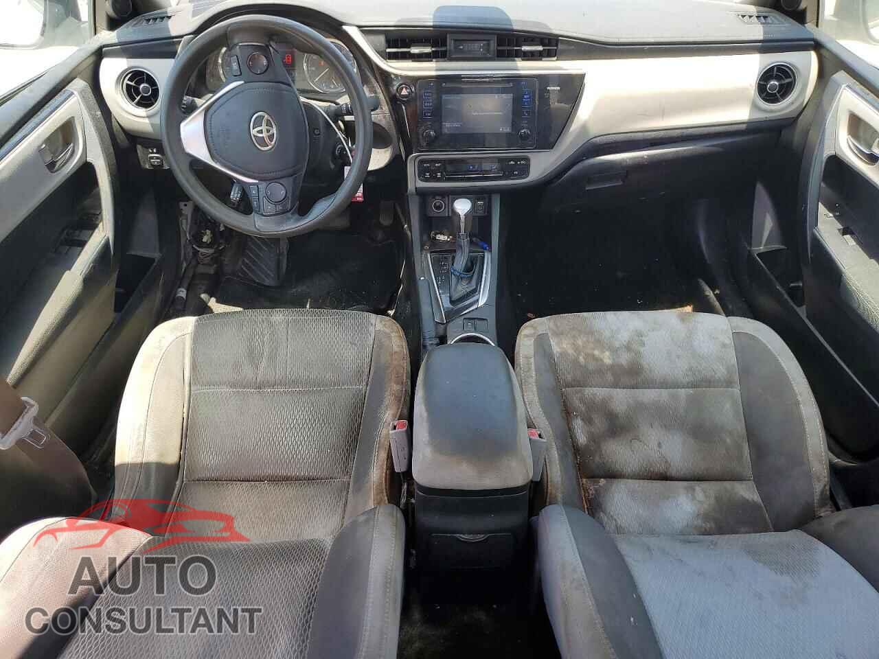 TOYOTA COROLLA 2017 - 5YFBURHE2HP676095