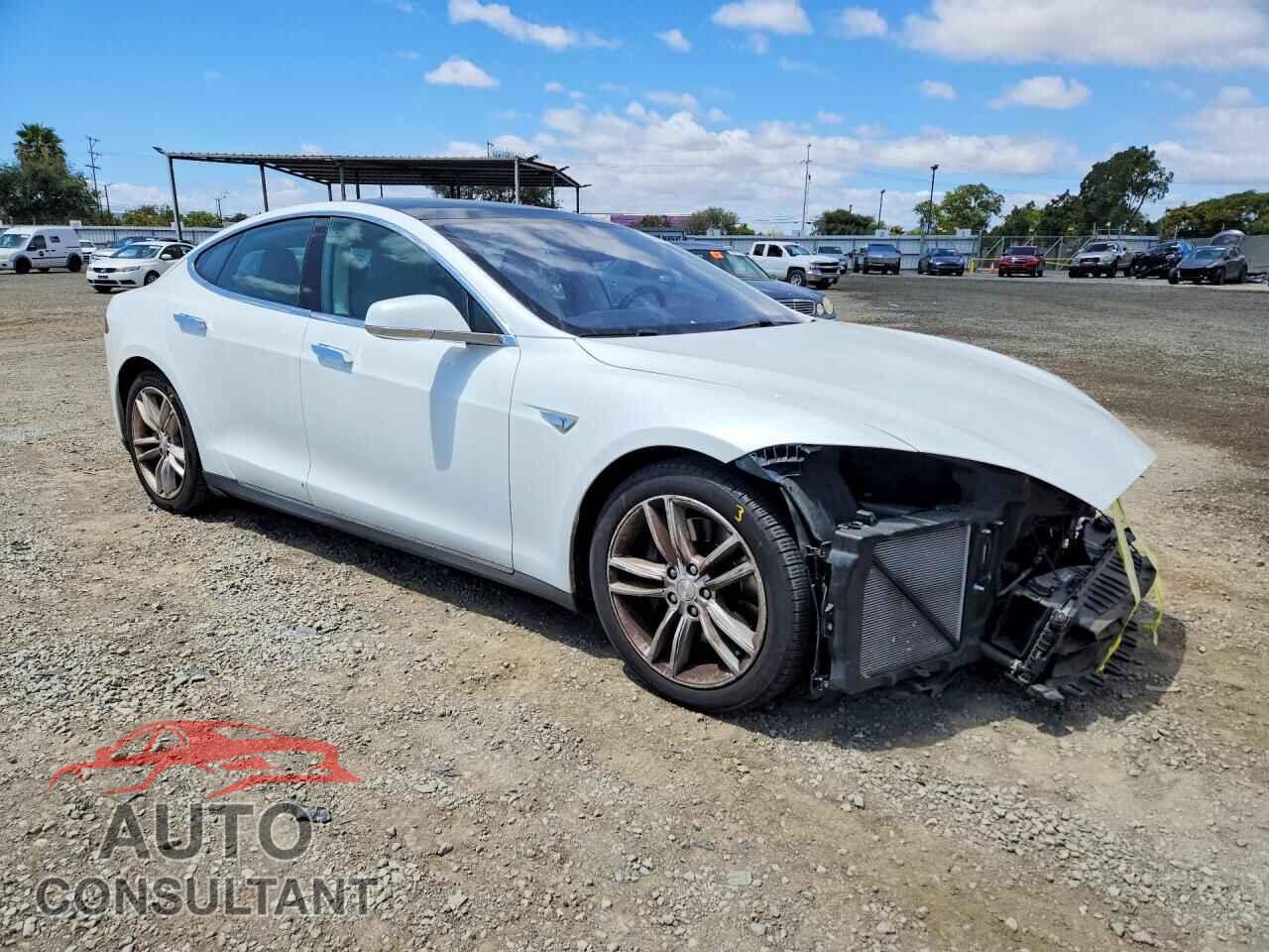 TESLA MODEL S 2015 - 5YJSA1E28FF118930
