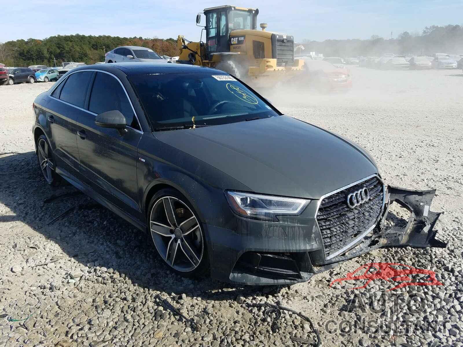 AUDI A3 2019 - WAUGUGFF6KA075643