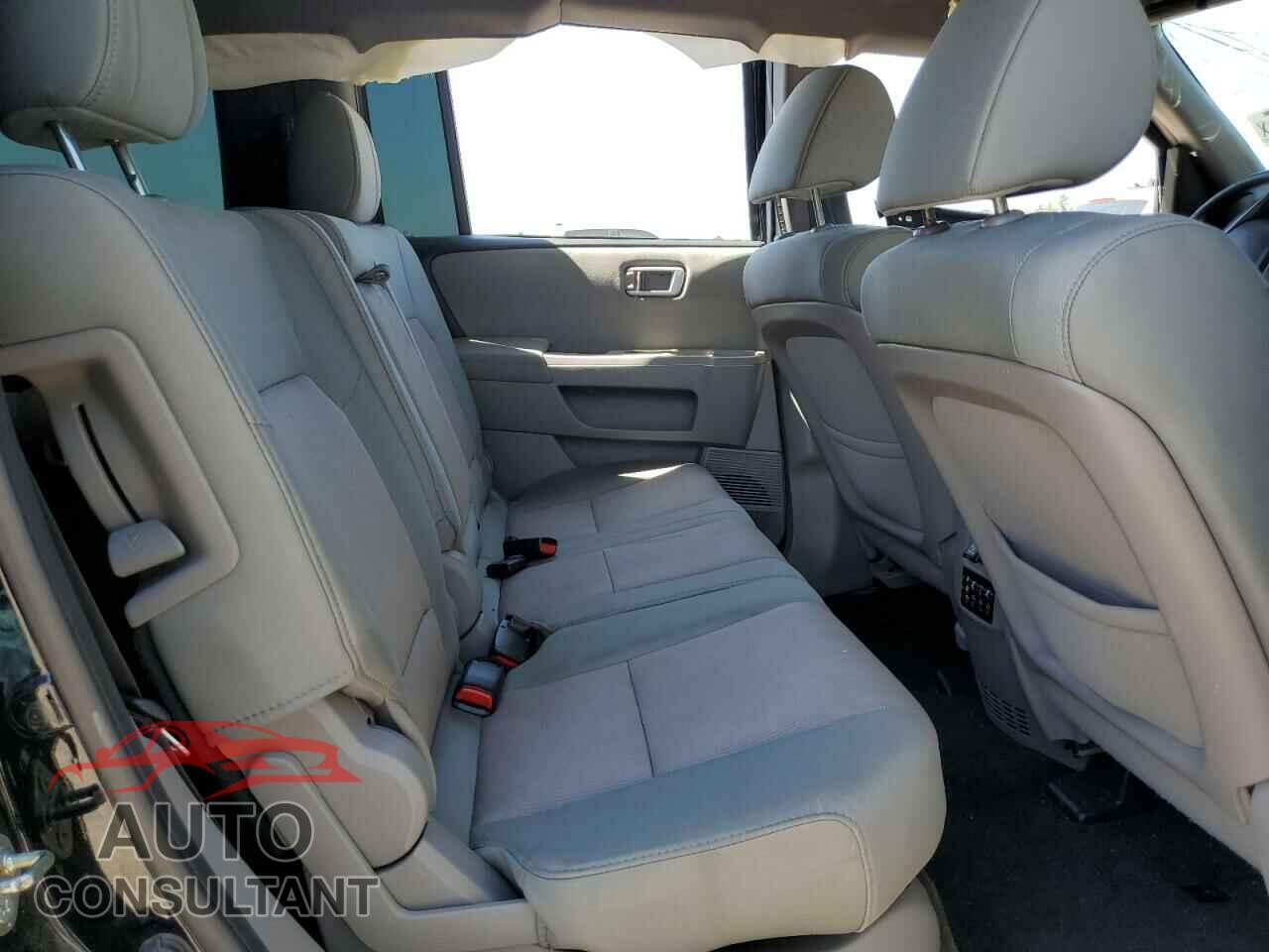 HONDA PILOT 2015 - 5FNYF3H32FB007656