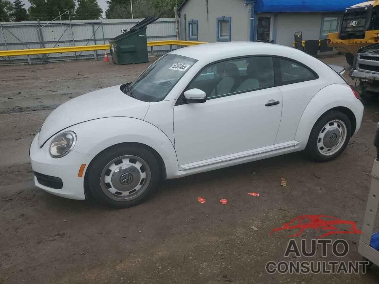 VOLKSWAGEN BEETLE 2015 - 3VWF17AT2FM652842