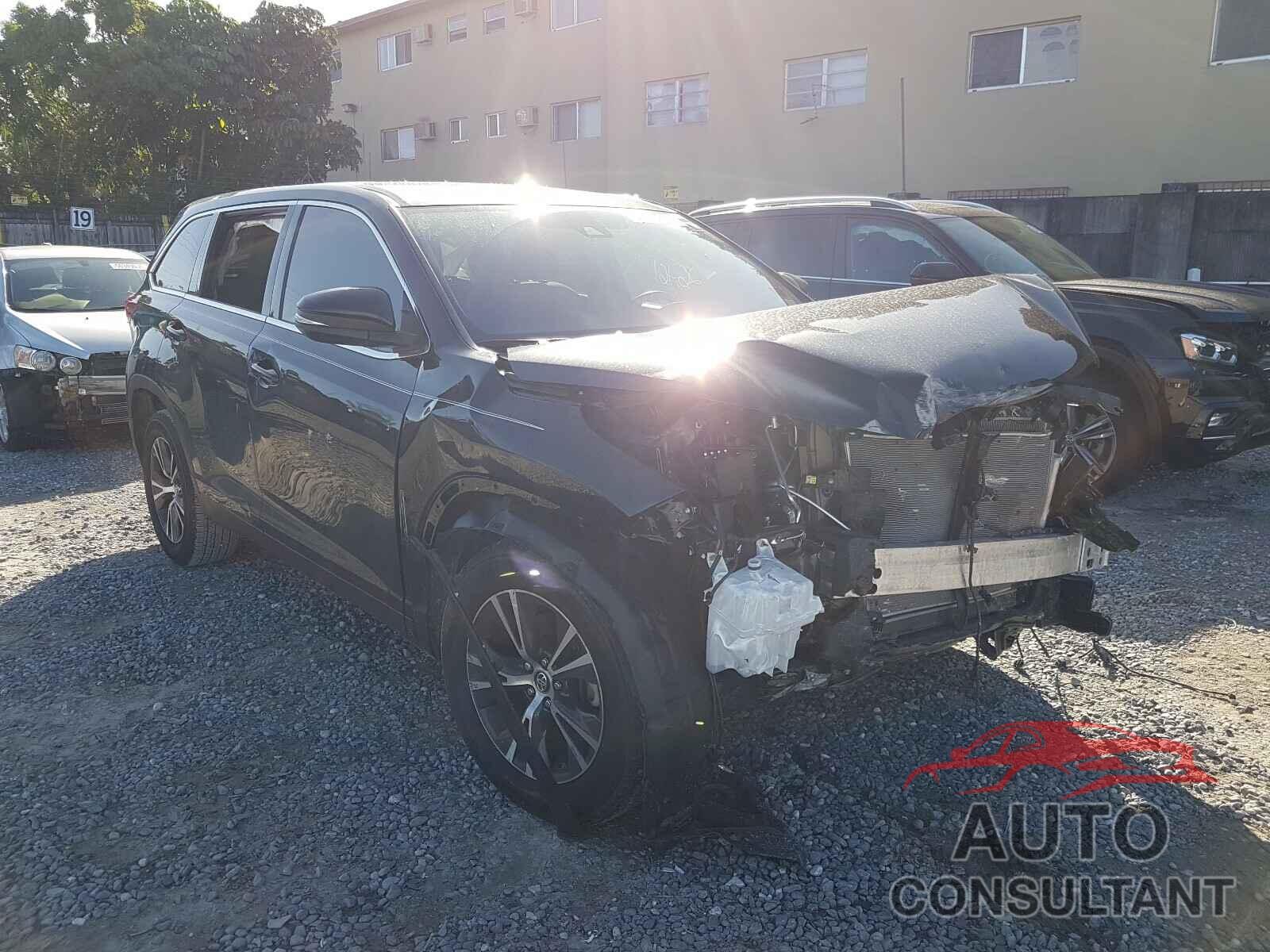 TOYOTA HIGHLANDER 2019 - 5TDZARFHXKS046912