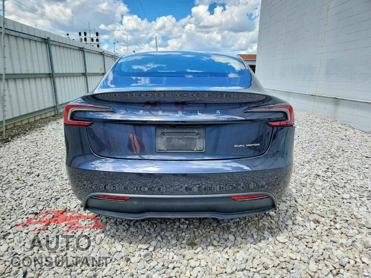TESLA MODEL 3 2024 - 5YJ3E1EB7RF744692