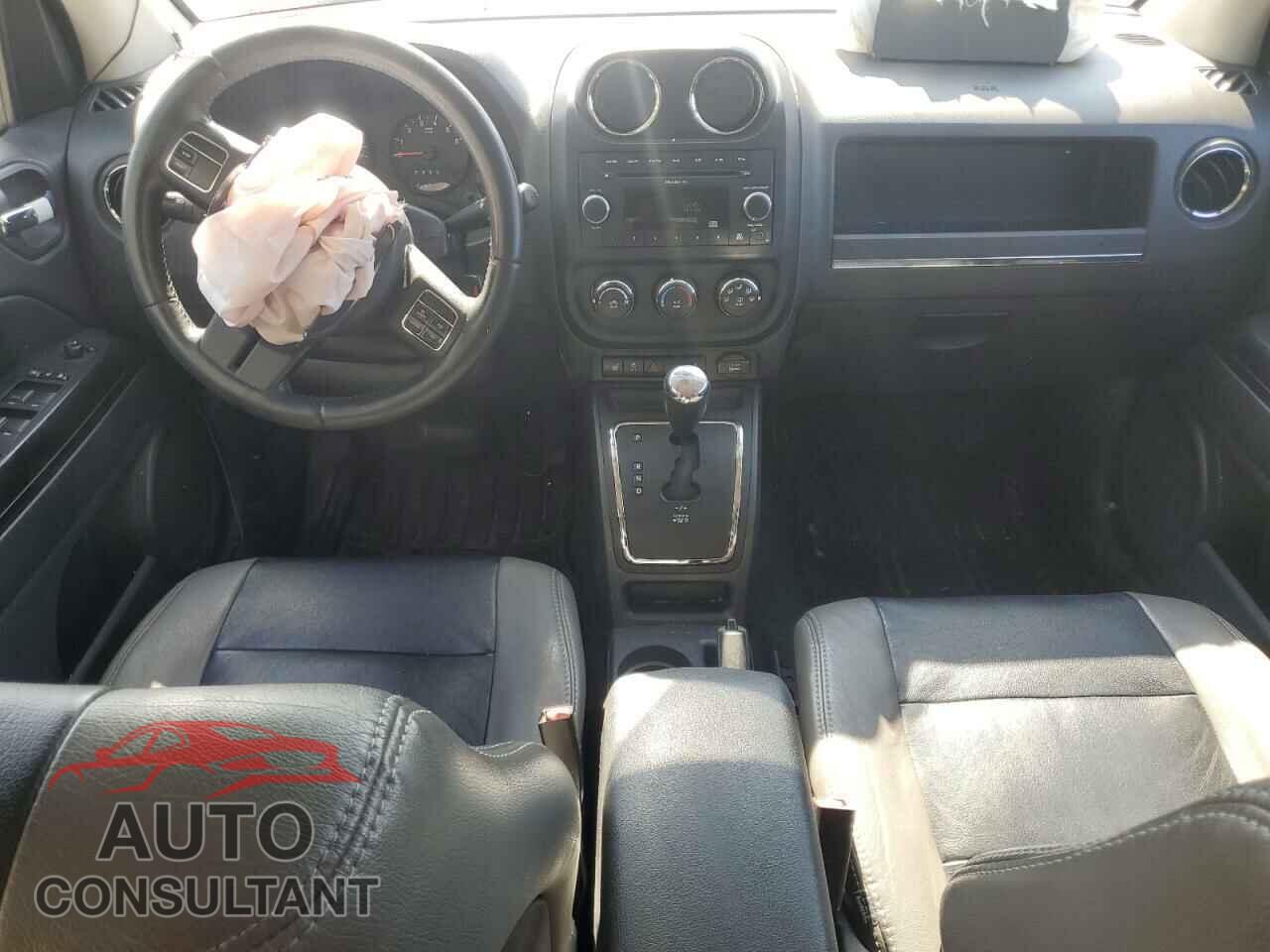 JEEP COMPASS 2011 - 1J4NF4FB4BD207596