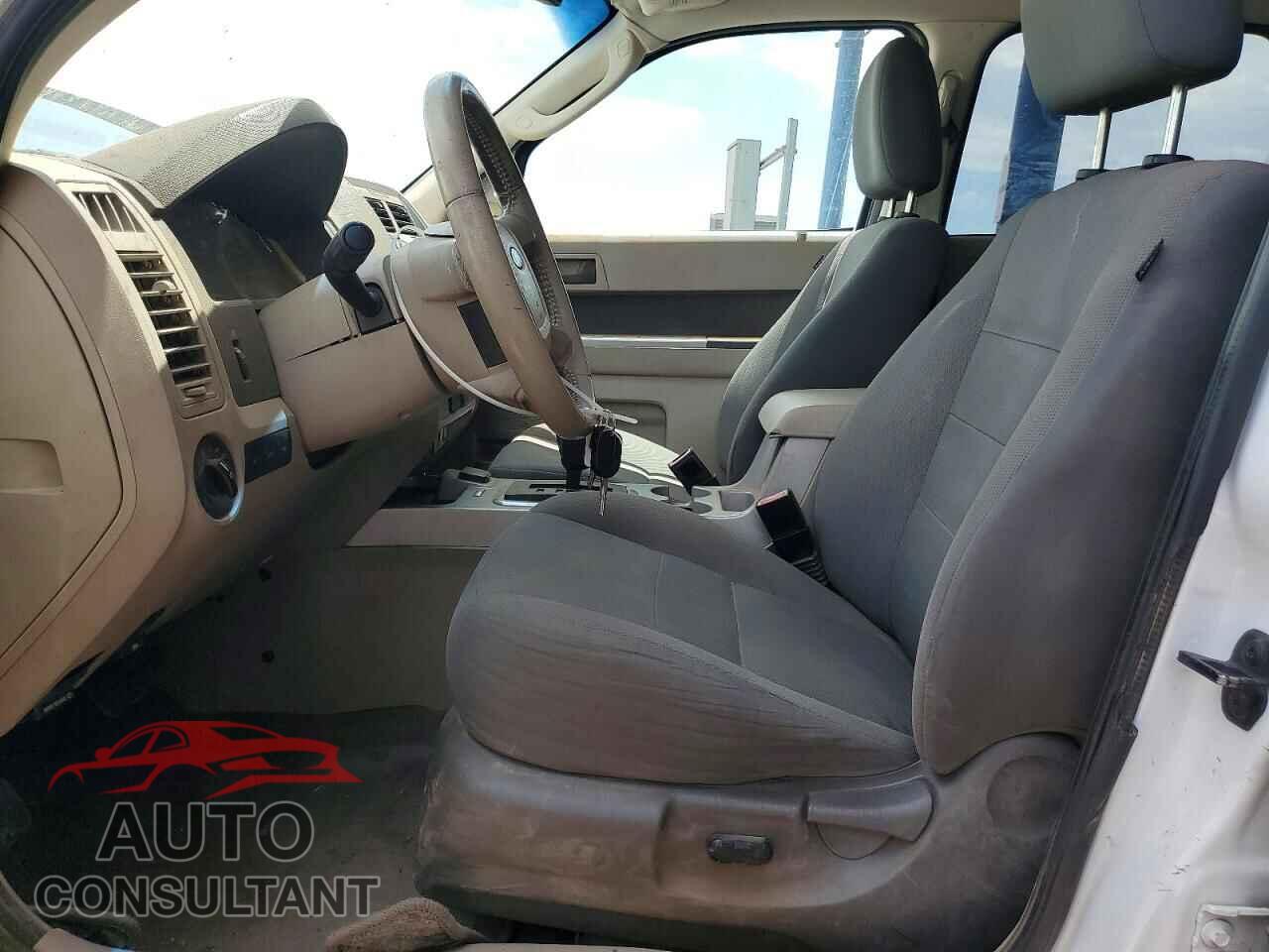 FORD ESCAPE 2009 - 1FMCU493X9KA71273
