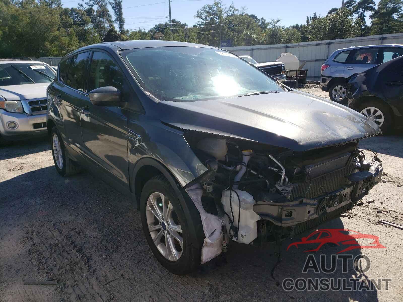 FORD ESCAPE 2017 - 1FMCU0GD6HUE22302