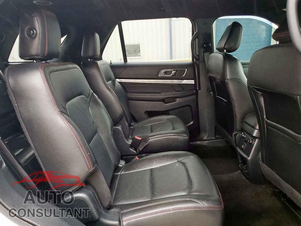 FORD EXPLORER 2018 - 1FM5K8GT1JGB77644