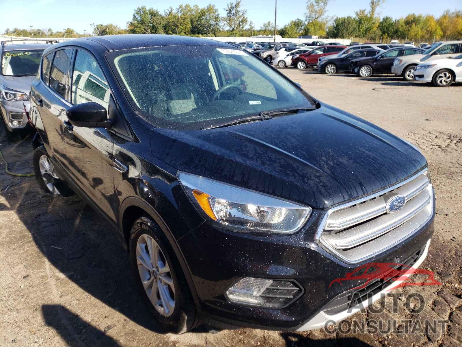 FORD ESCAPE 2017 - 1FMCU0GD4HUB35461