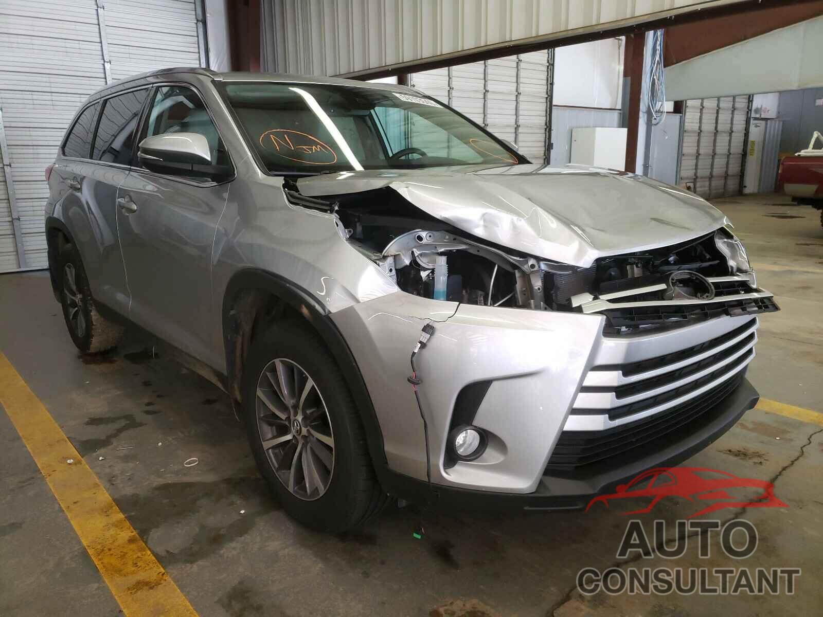 TOYOTA HIGHLANDER 2019 - 5TDJZRFH0KS587733