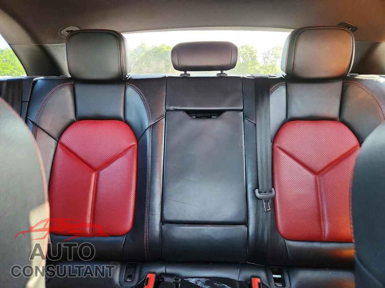 PORSCHE MACAN 2018 - WP1AA2A56JLB05504