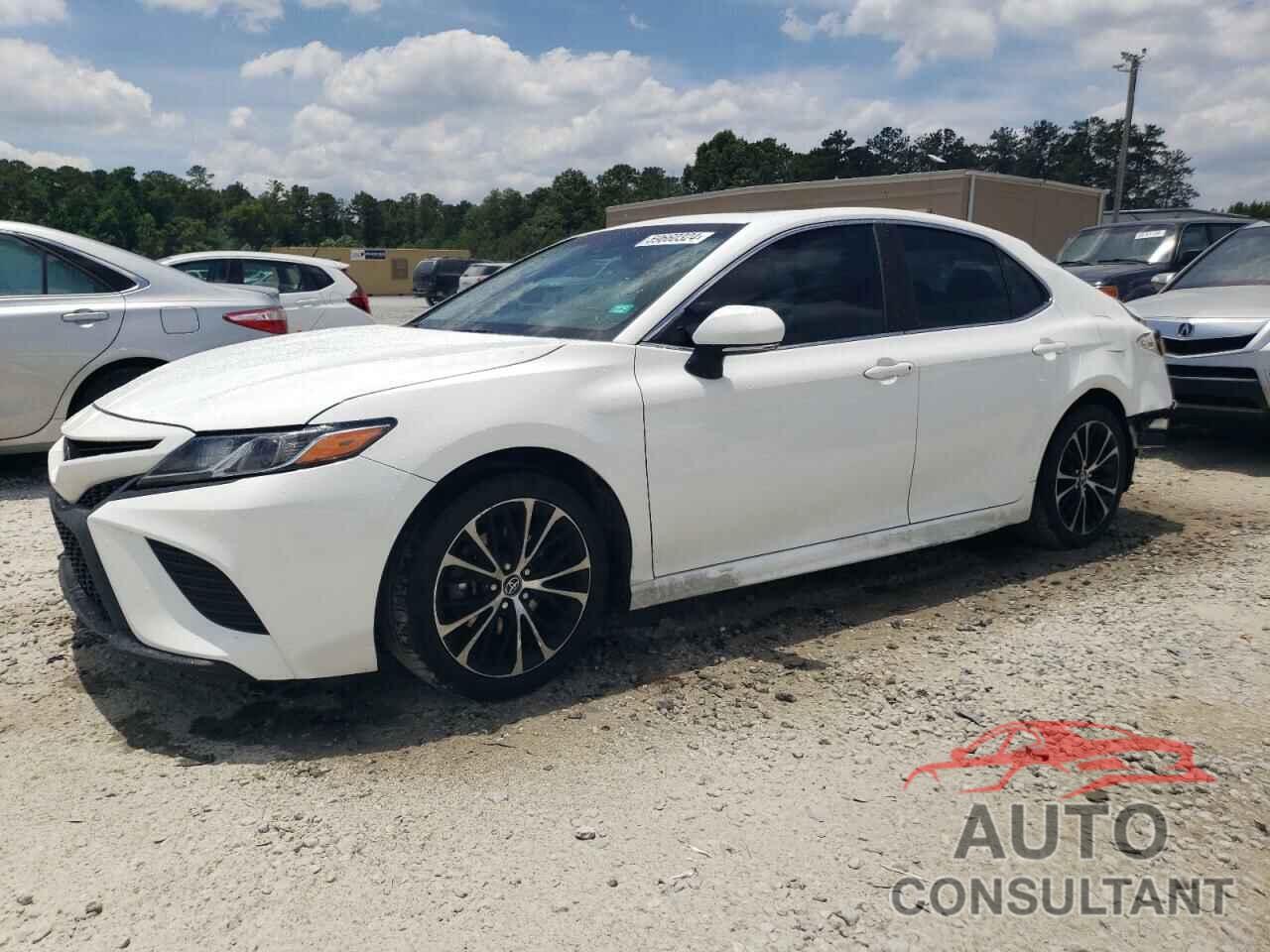 TOYOTA CAMRY 2018 - 4T1B11HK8JU013814