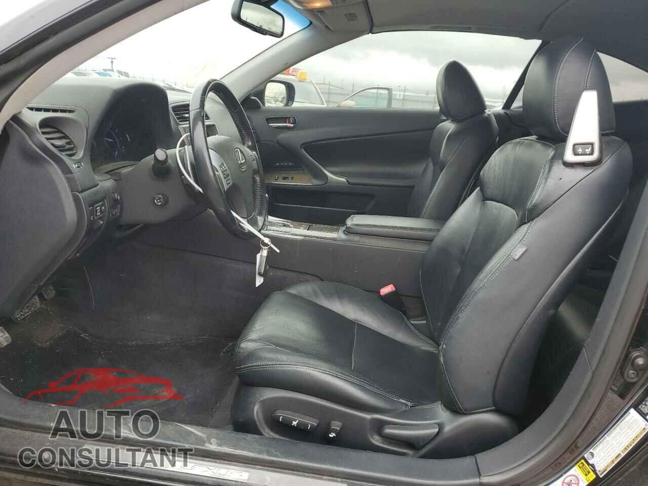 LEXUS IS 2011 - JTHFF2C23B2515419