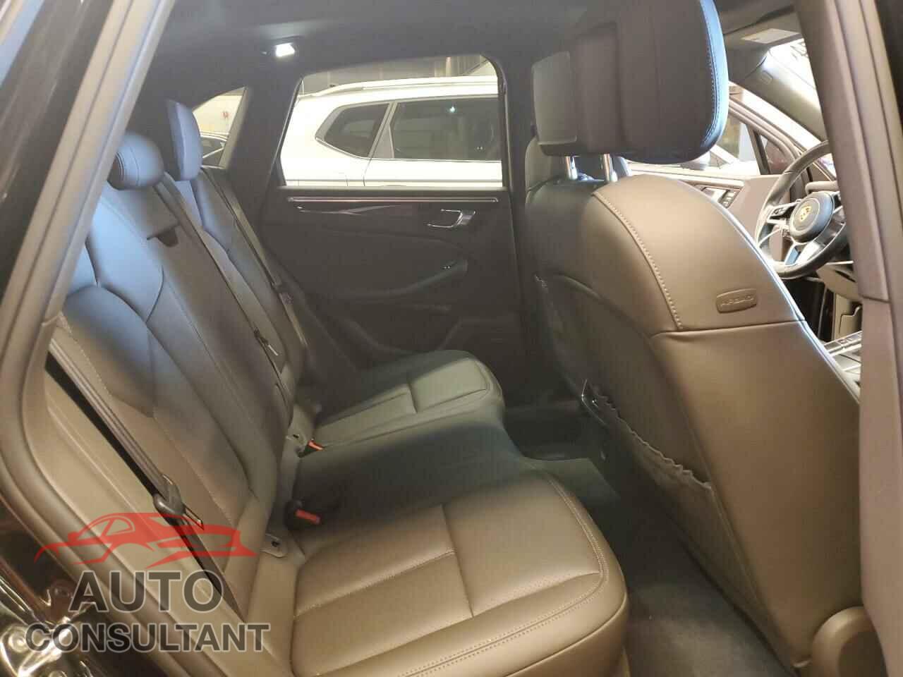 PORSCHE MACAN 2017 - WP1AB2A53HLB16015