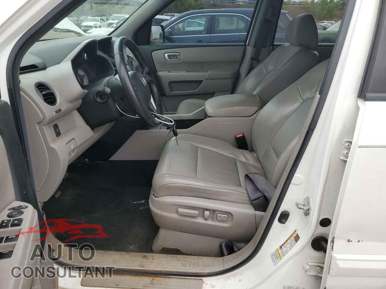 HONDA PILOT 2011 - 5FNYF3H57BB049610
