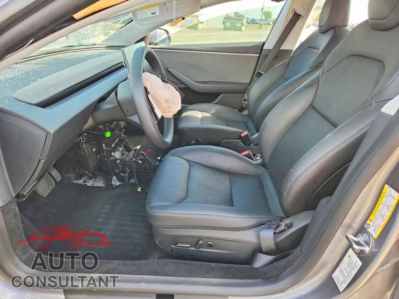 TESLA MODEL 3 2025 - 5YJ3E1EA8SF961925