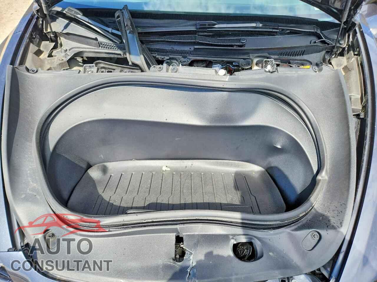 TESLA MODEL 3 2025 - 5YJ3E1EA7SF992650