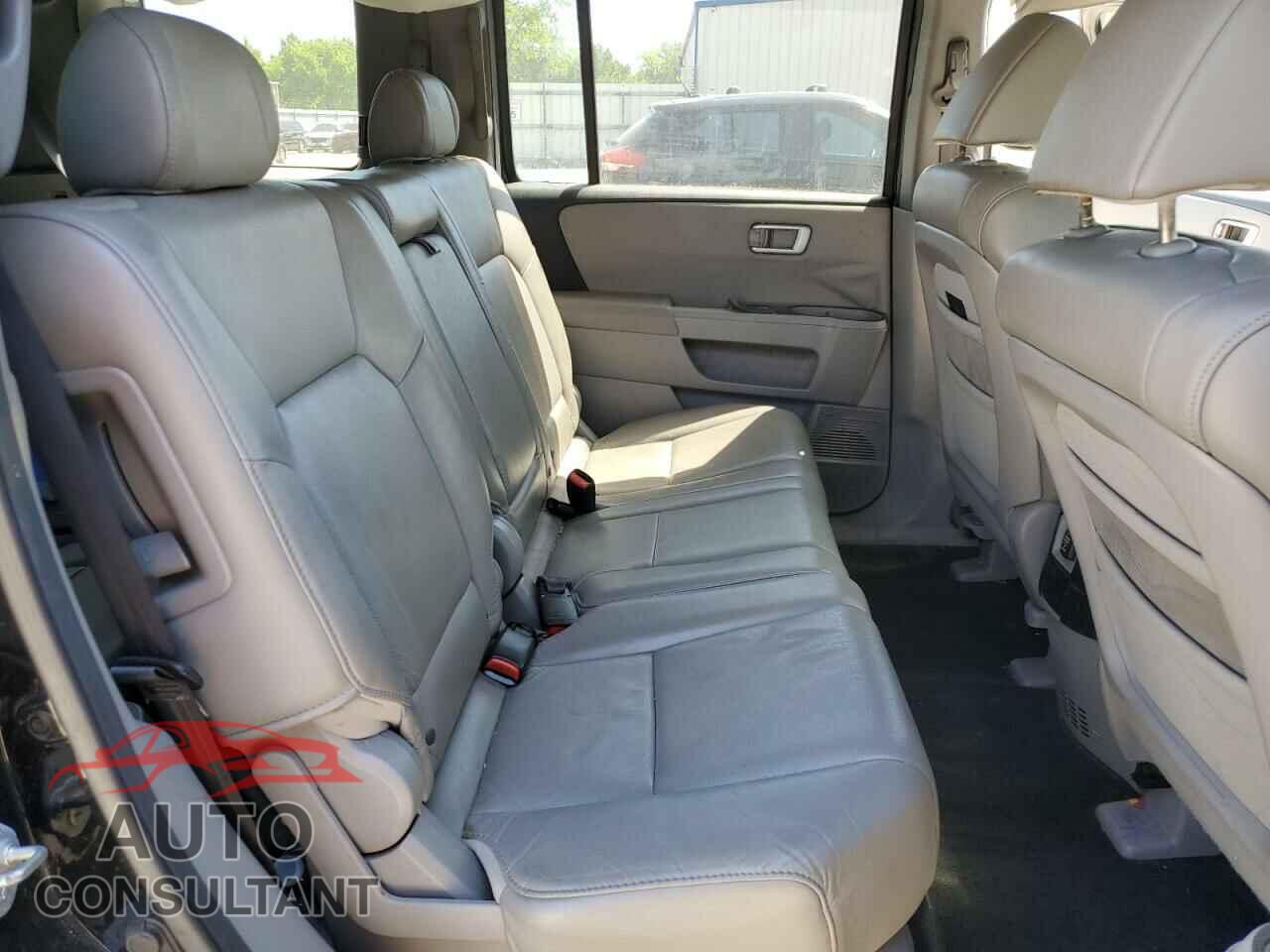 HONDA PILOT 2011 - 5FNYF4H72BB017056
