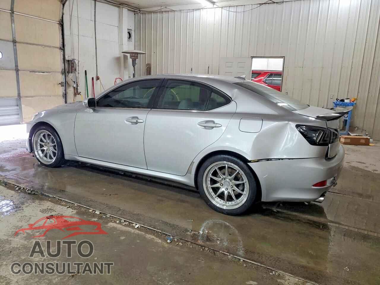 LEXUS IS 2011 - JTHBF5C22B2101919