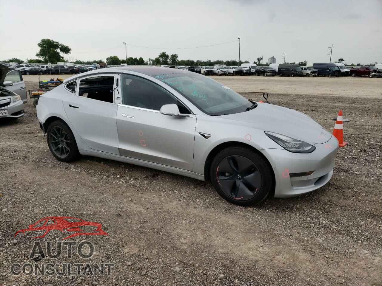 TESLA MODEL 3 2018 - 5YJ3E1EA5JF008779