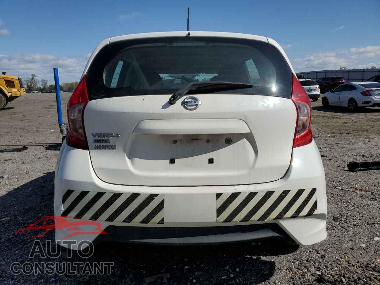 NISSAN VERSA 2017 - 3N1CE2CP3HL374039