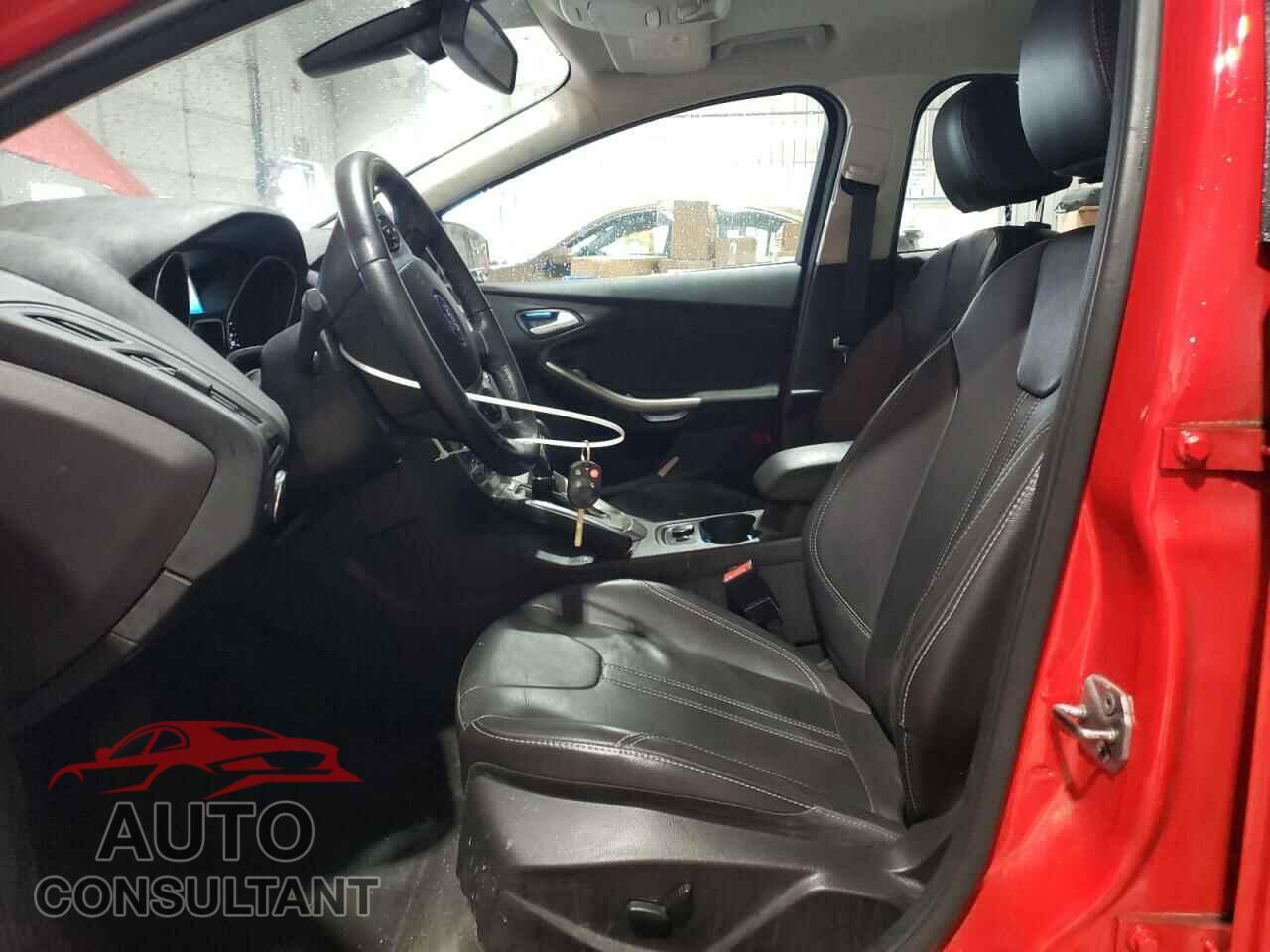 FORD FOCUS 2012 - 1FAHP3M2XCL461033