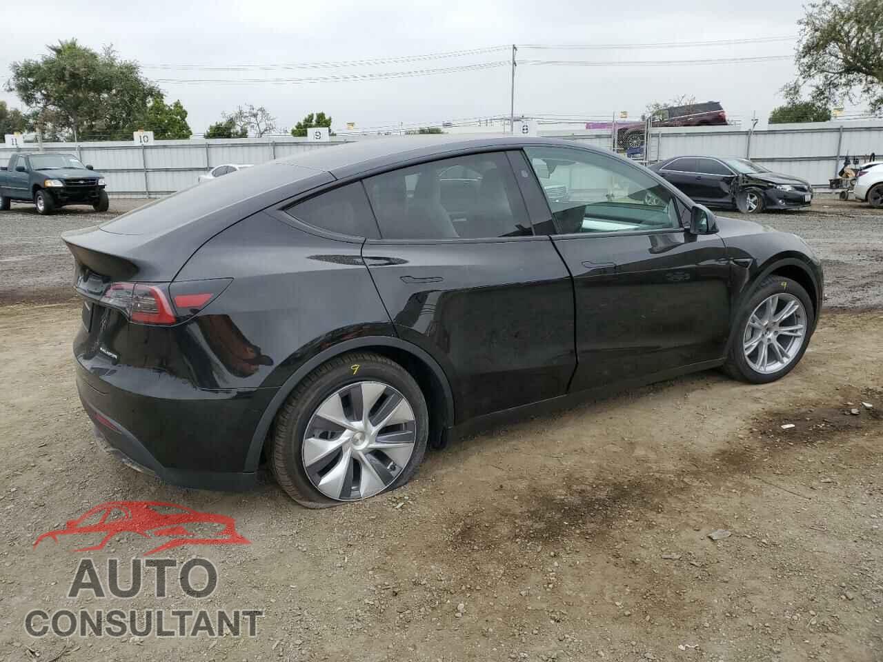 TESLA MODEL Y 2024 - 7SAYGDEE9RA237496