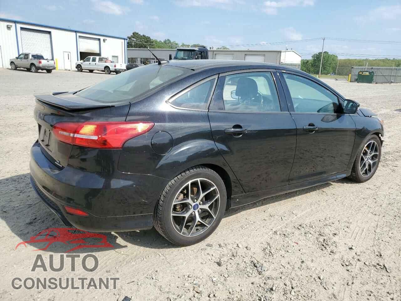 FORD FOCUS 2015 - 1FADP3F28FL381925