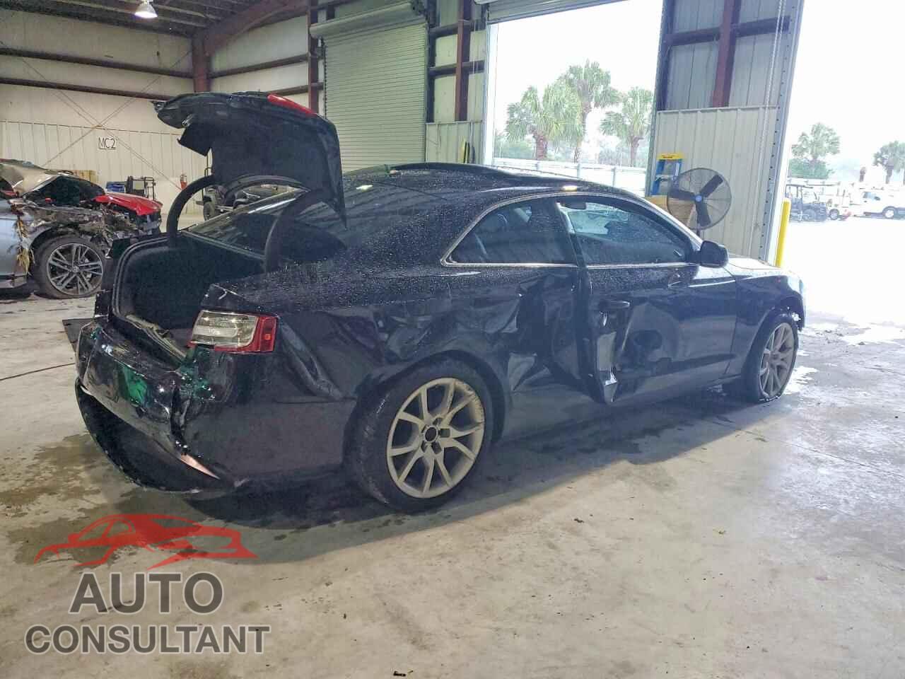 AUDI A5 2010 - WAUCFAFR1AA044427