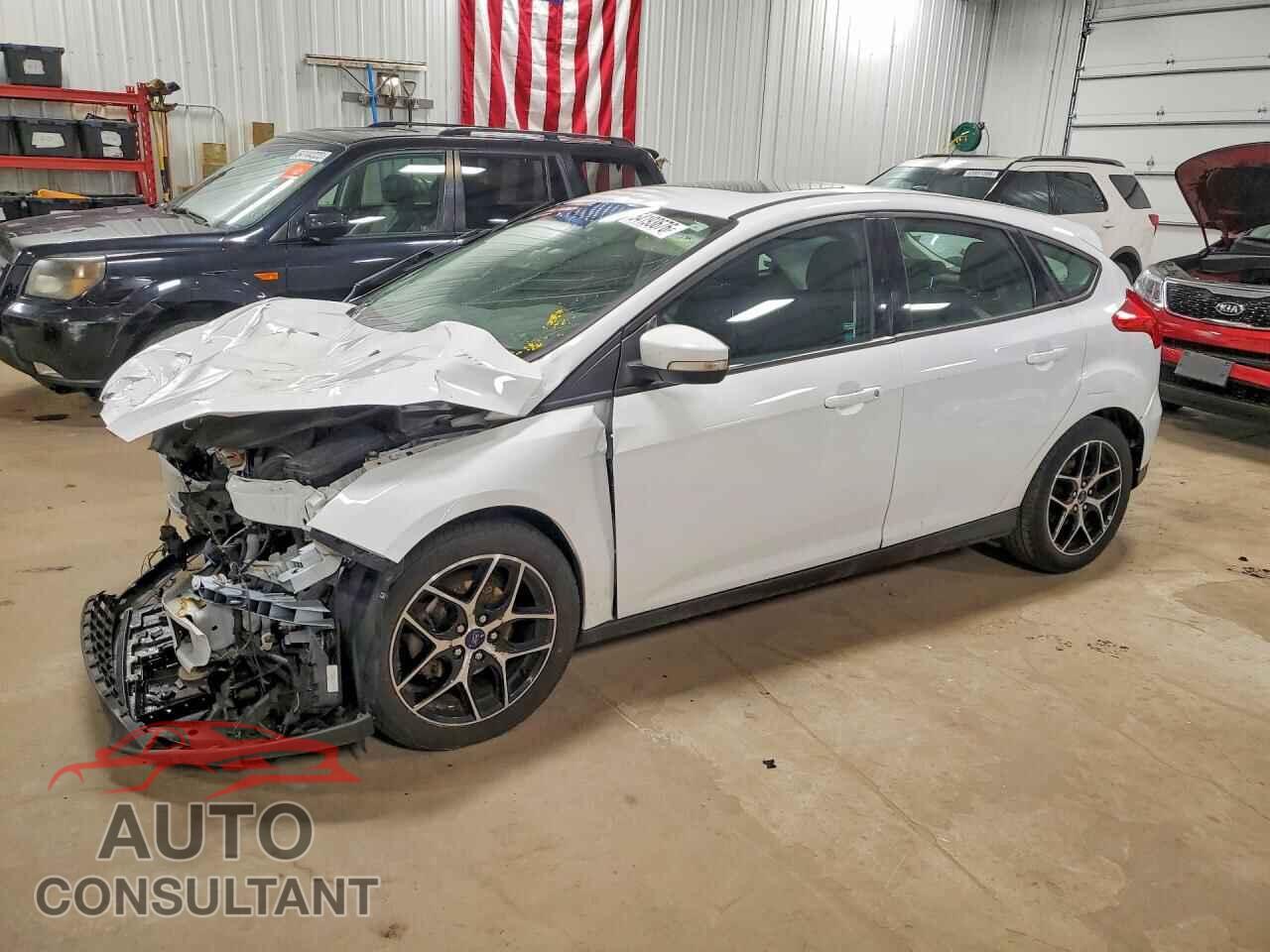 FORD FOCUS 2017 - 1FADP3M29HL228749