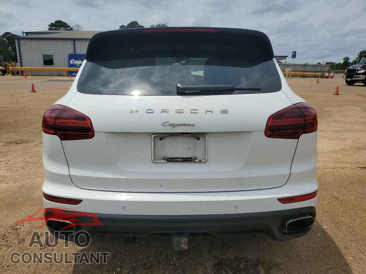 PORSCHE CAYENNE 2016 - WP1AA2A29GLA10286