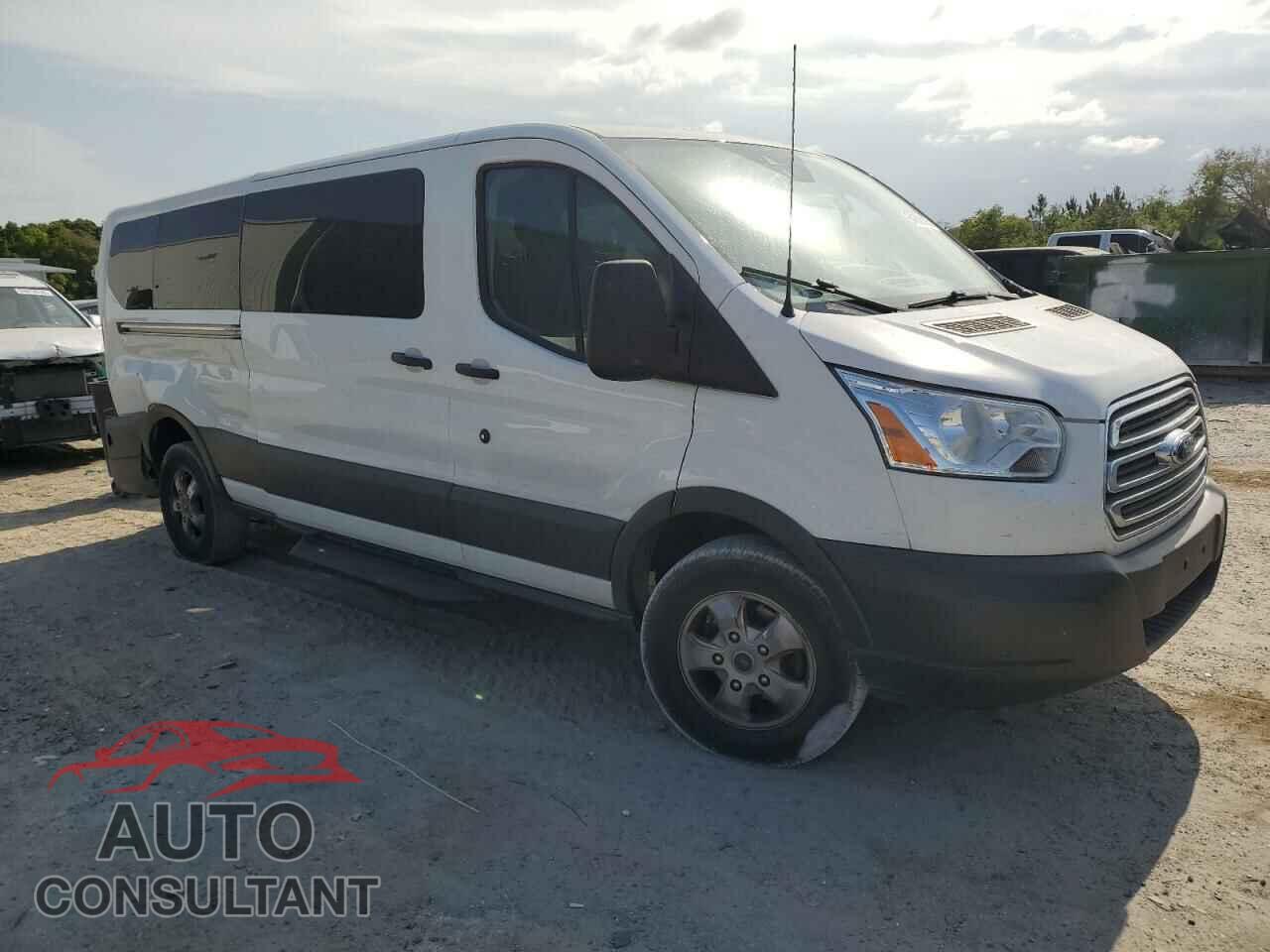 FORD TRANSIT 2017 - 1FBZX2YM8HKA63177