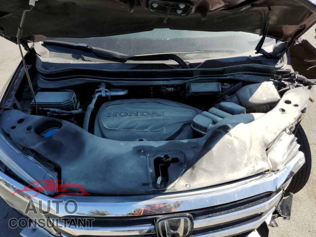 HONDA PILOT 2017 - 5FNYF6H91HB084530