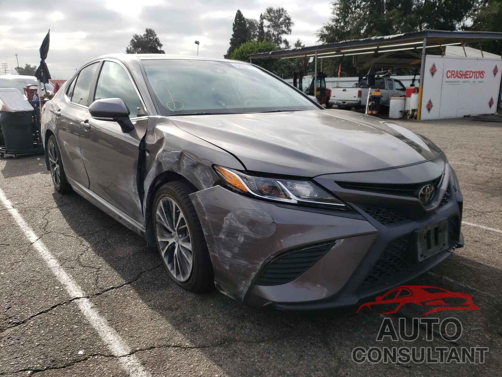 TOYOTA CAMRY 2018 - 4T1B11HK4JU096979